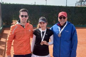 María Luz Lizarraga con la medalla de bronce.