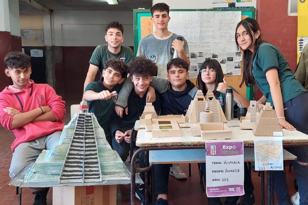 La intendenta Marisa Fassi visitó el colegio durante la mañana de este martes.