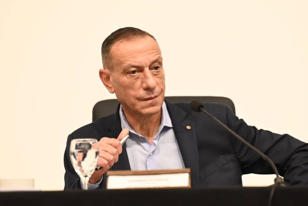 La pregunta es: ¿qué se esconde detrás de este tema?