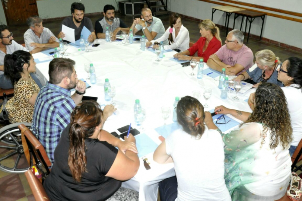 Los integrantes del Partido Justicialista en reunión