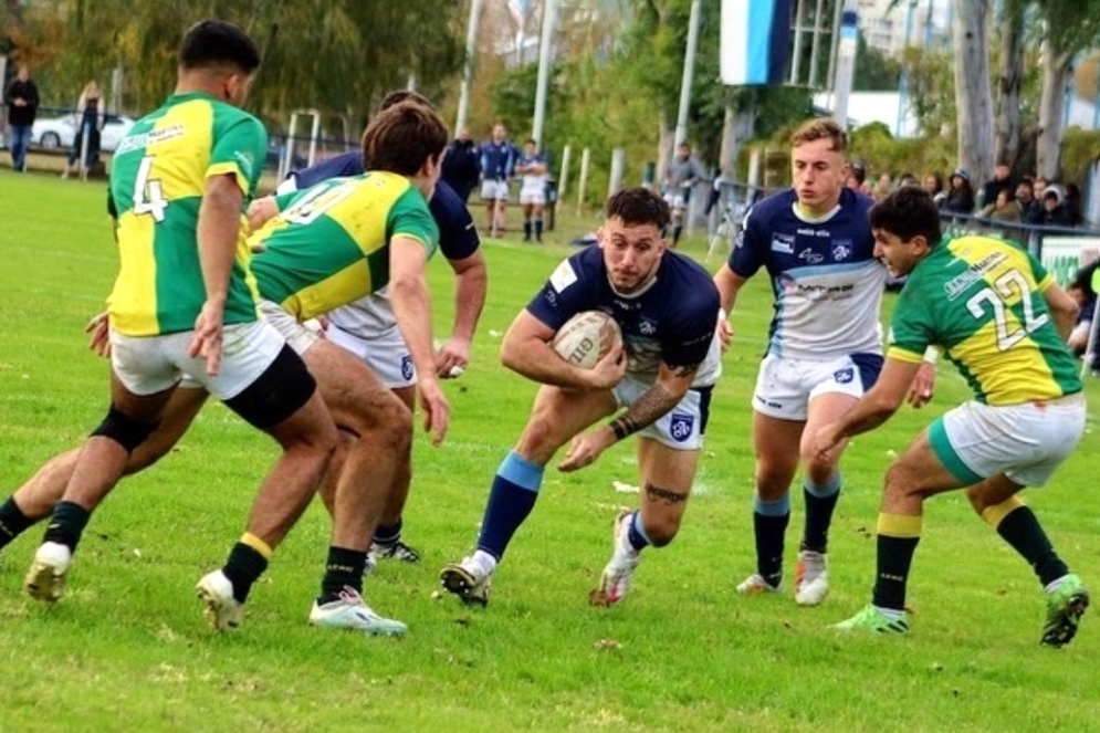 Tratando de detener el avance de Argentino. 