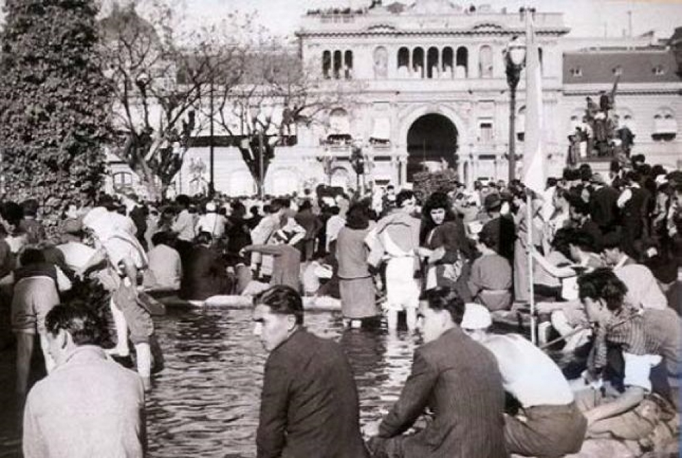 Las &quot;patas&quot; en la fuente, una imagen que describe una época. 