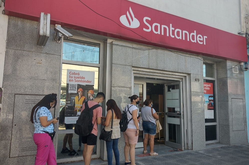 Privados y públicos aplican con rigurosidad la medida.