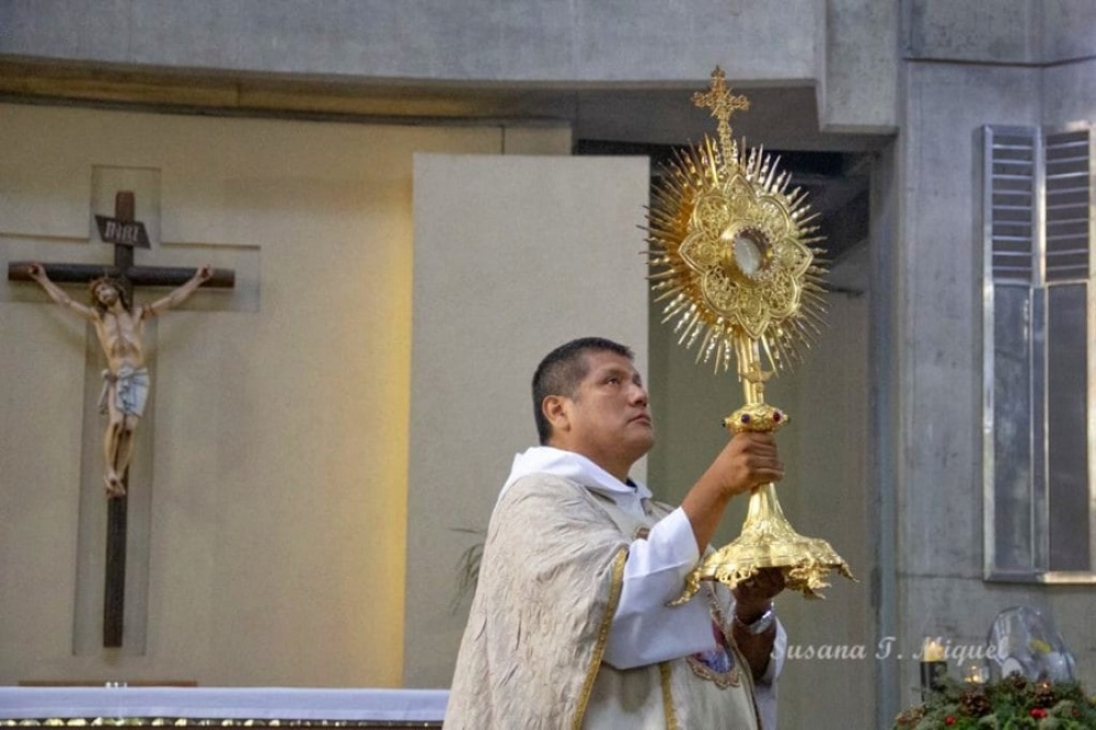 Rene Cari, es cura de la parroquia “San Vicente Palloti”.