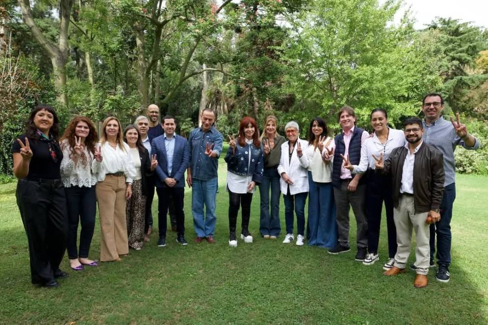 Una de las postales de la reunión.