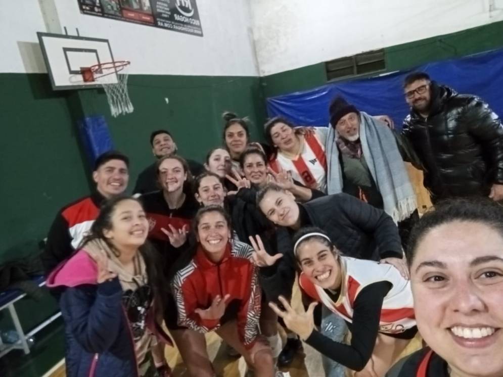 La delegación Tambera con la clásica selfie tras la victoria.