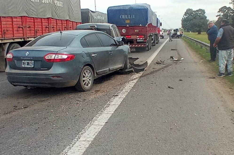 Por la mañana otro accidente generó demoras en la bajada de la autopista.