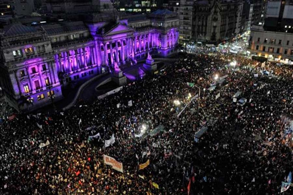 El Congreso de la Nación fue el epicentro de la marcha por el Día de la Mujer.