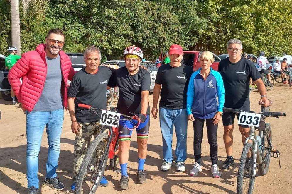 Américo Sazzhy y Luis Hernández, ciclistas de Cañuelas en Lobos