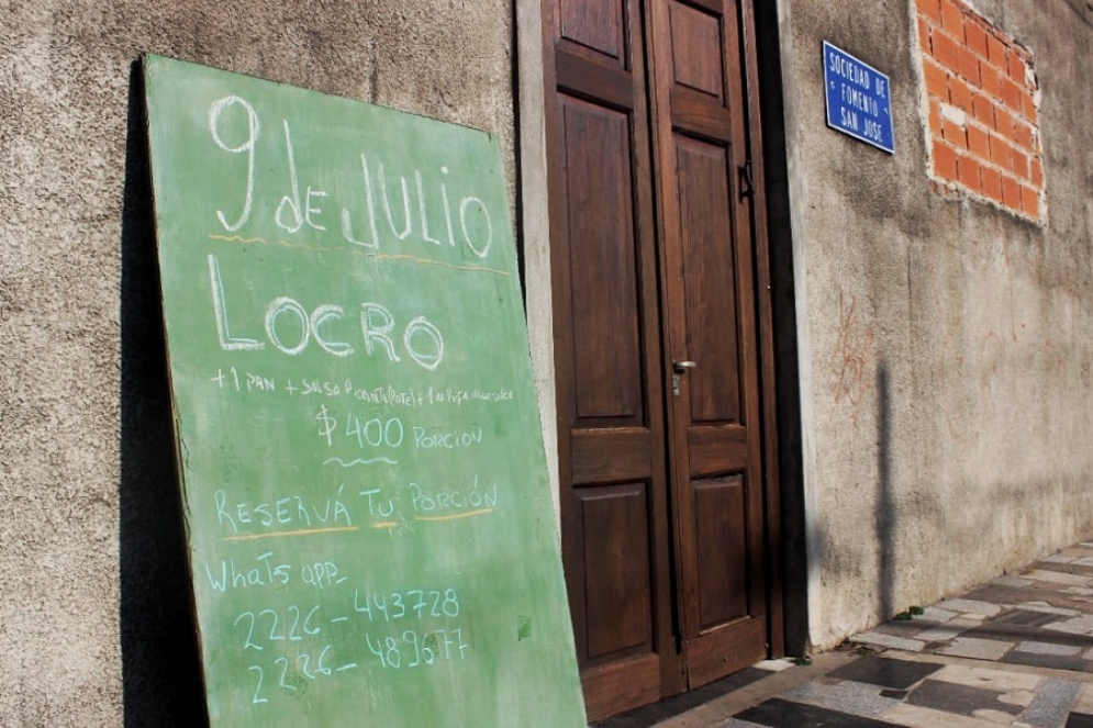 El locro tendrá un valor de $400 y se deberá reservar con anterioridad por teléfono y Facebook.