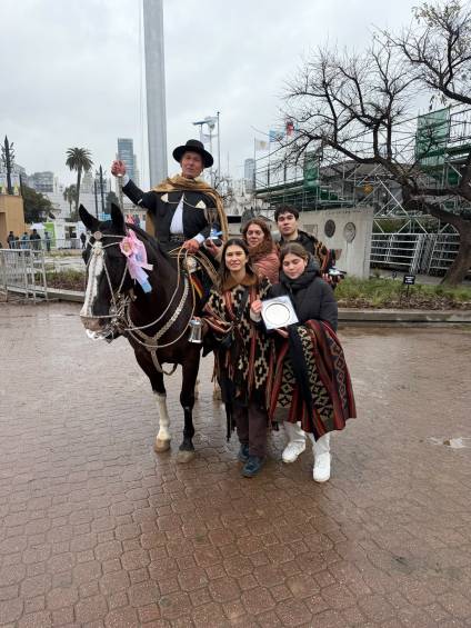 Carlos Urbisaia, el gaucho multipremiado en la Rural