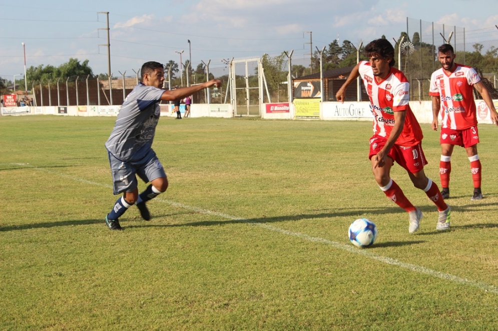Derrota en el primer partido del año