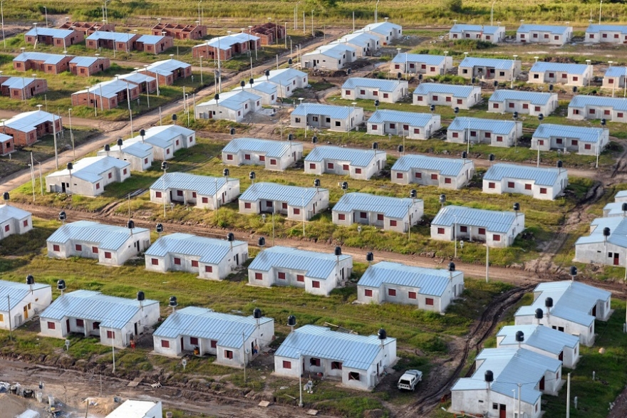 Criticas por la ausencia de políticas en tierras y viviendas