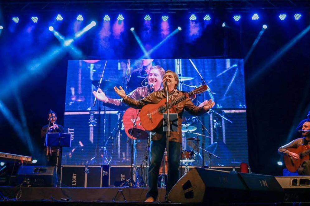 Facundo Saravia cerró la noche del domingo.