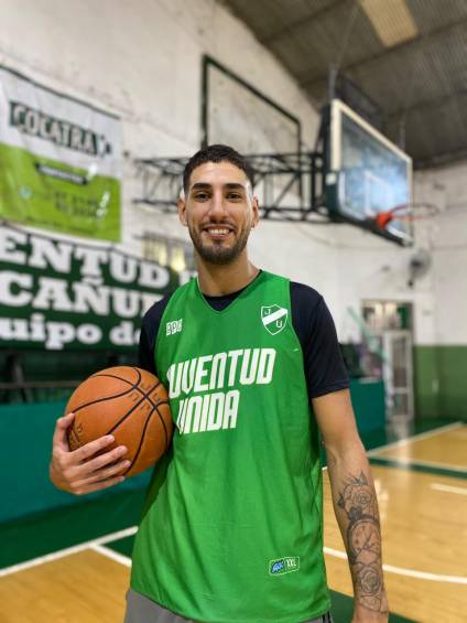 Básquet: Leandro Valicenti pegó la vuelta a Juventud Unida