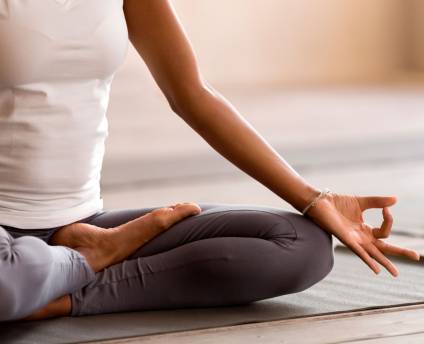 Arrancan las clases de Yoga en el Centro de Jubilados de Los Aromos