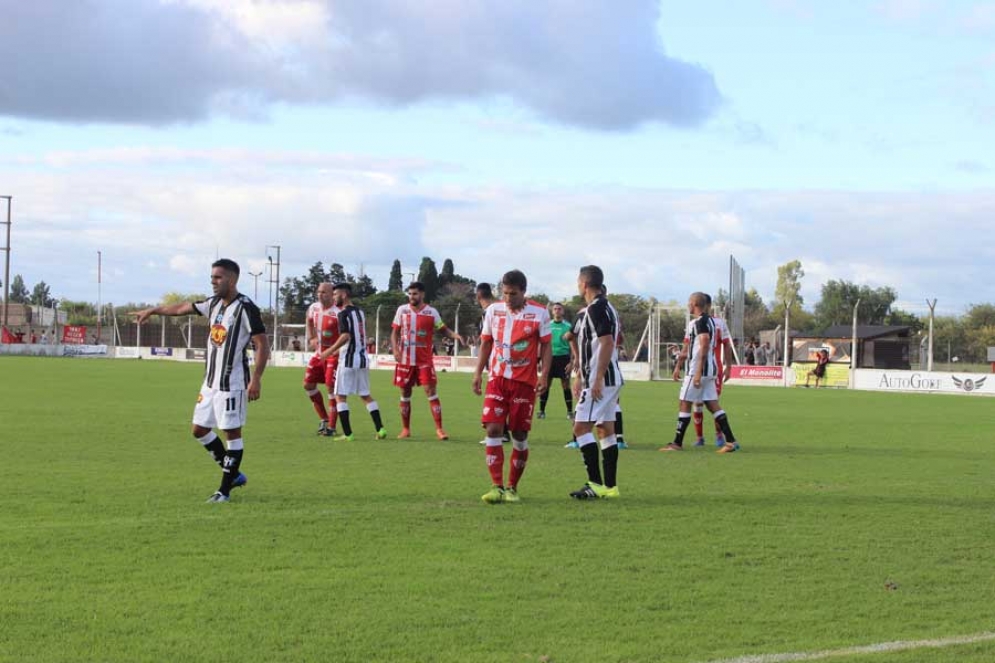 Dura caída del CFC ante El Porvenir. 