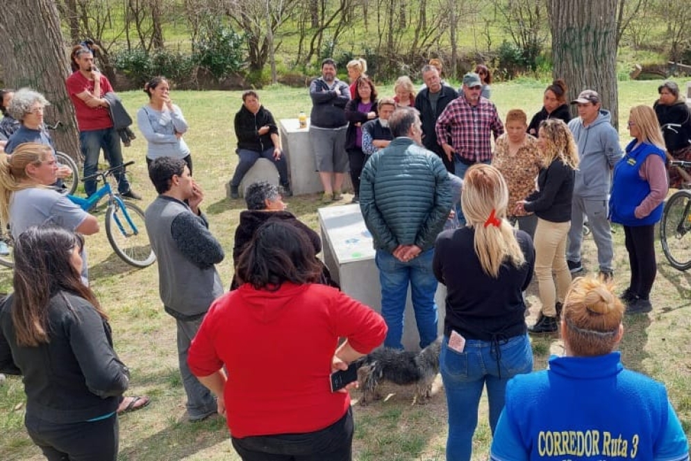 Una asamblea vecinal reunió a más de 50 frentistas.