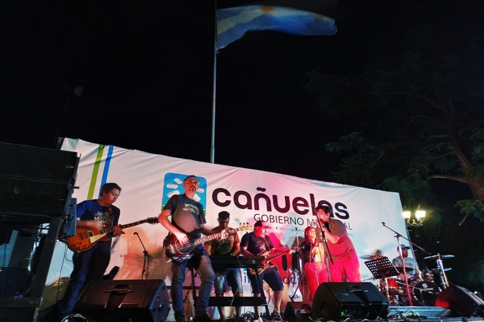 El evento duró hasta entrada la noche. 
