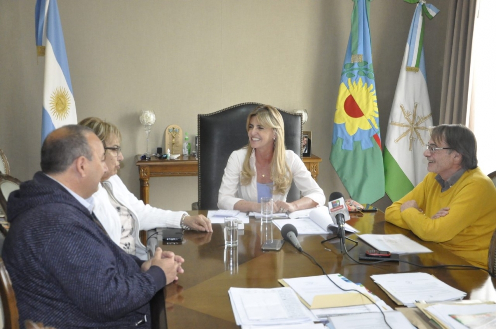 La intendenta Fassi lo anunció en una conferencia de prensa realizada en el palacio municipal.
