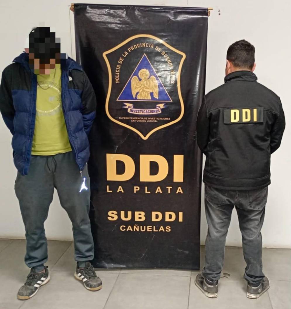 El detenido, en la dependencia de la DDI.