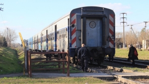 Una menor murió tras ser impactada por el tren