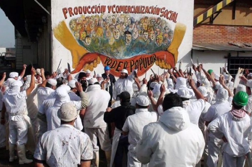 Los trabajadores realizaron una asamblea en el mediodía de este miercoles. 