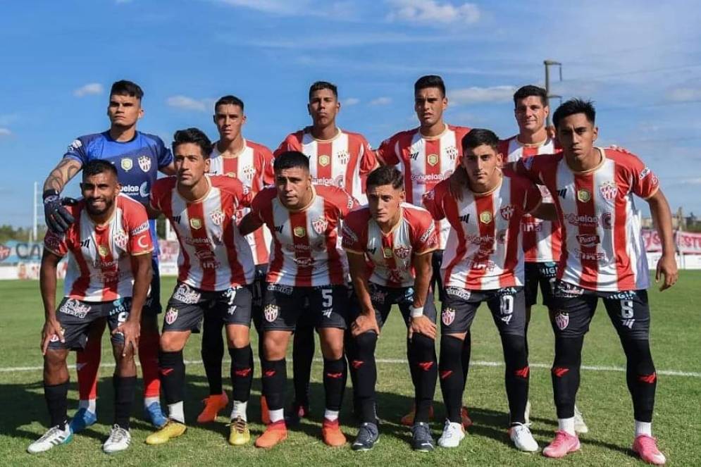 El once titular que eligió el nuevo CT para el debut. Ph: David Nieva.