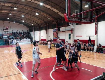 Básquet: CFC cantó victoria en casa