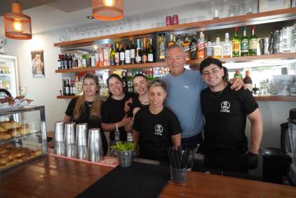 “Hueney”: el lugar de amigos que cumplió 40 años