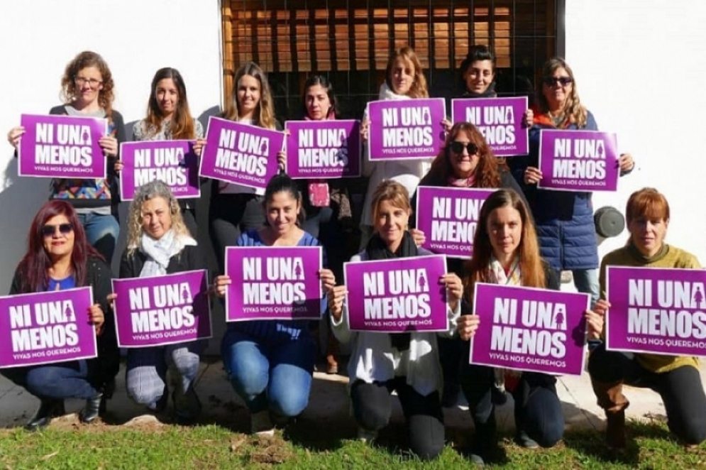 En otro momento, las integrantes del área participando de la campaña #NiUnaMenos. 