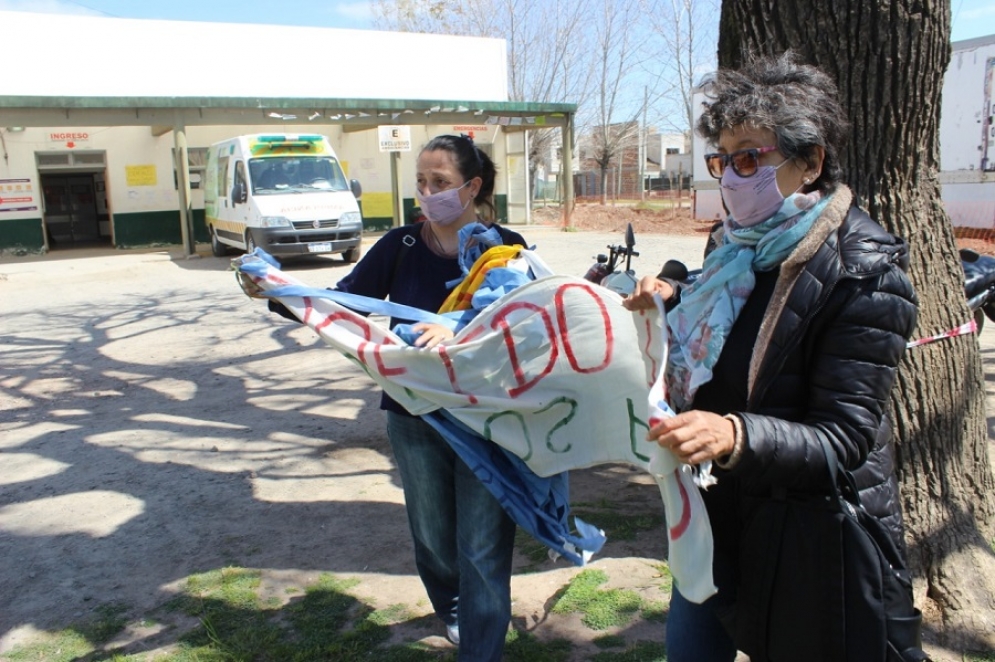 La secretaria General de ATE Cañuelas, Graciela Perazzo (der.), participó de la convocatoria.