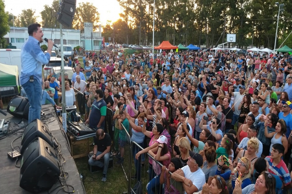 Tambo Tambo tocó gratis en Máximo Paz