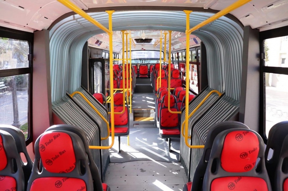 Interior de los colectivos articulados o &quot;bandoneón&quot;.