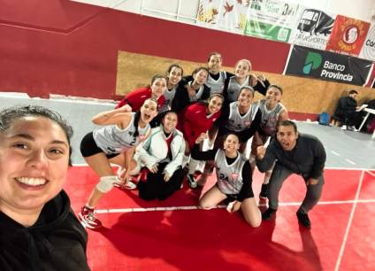 Vóley Femenino: Cañuelas FC ganó y se prendió en la pelea