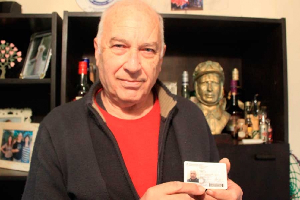 Ruben Fangio recibió el DNI que acredita su identidad